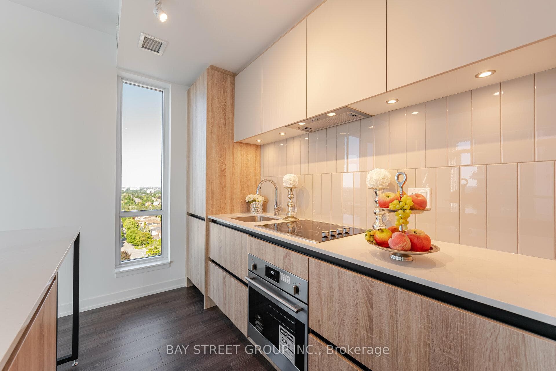 7950 Bathurst Street Unit 1515 photo 6