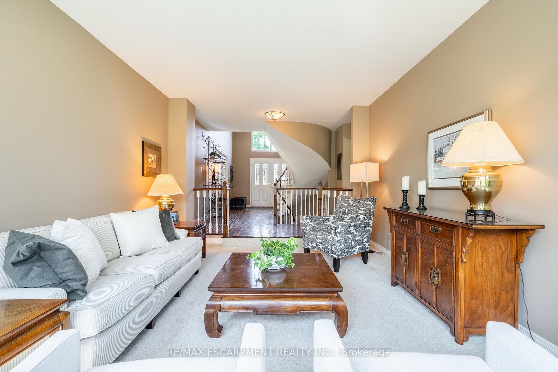 2144 Winding Way photo 6