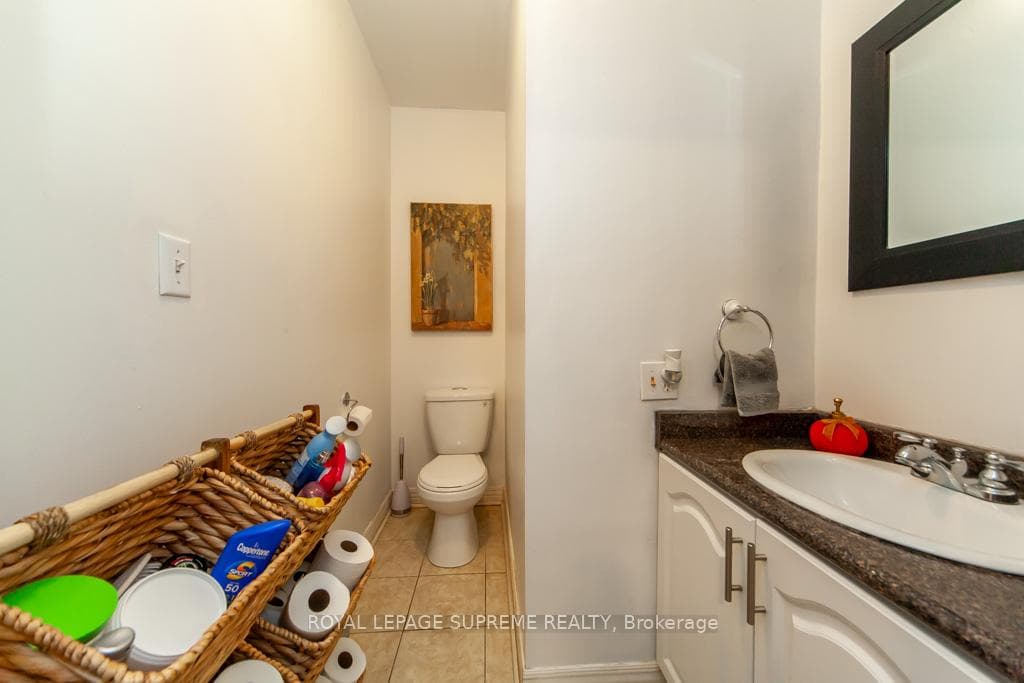 95 Silverthorn Avenue photo 14