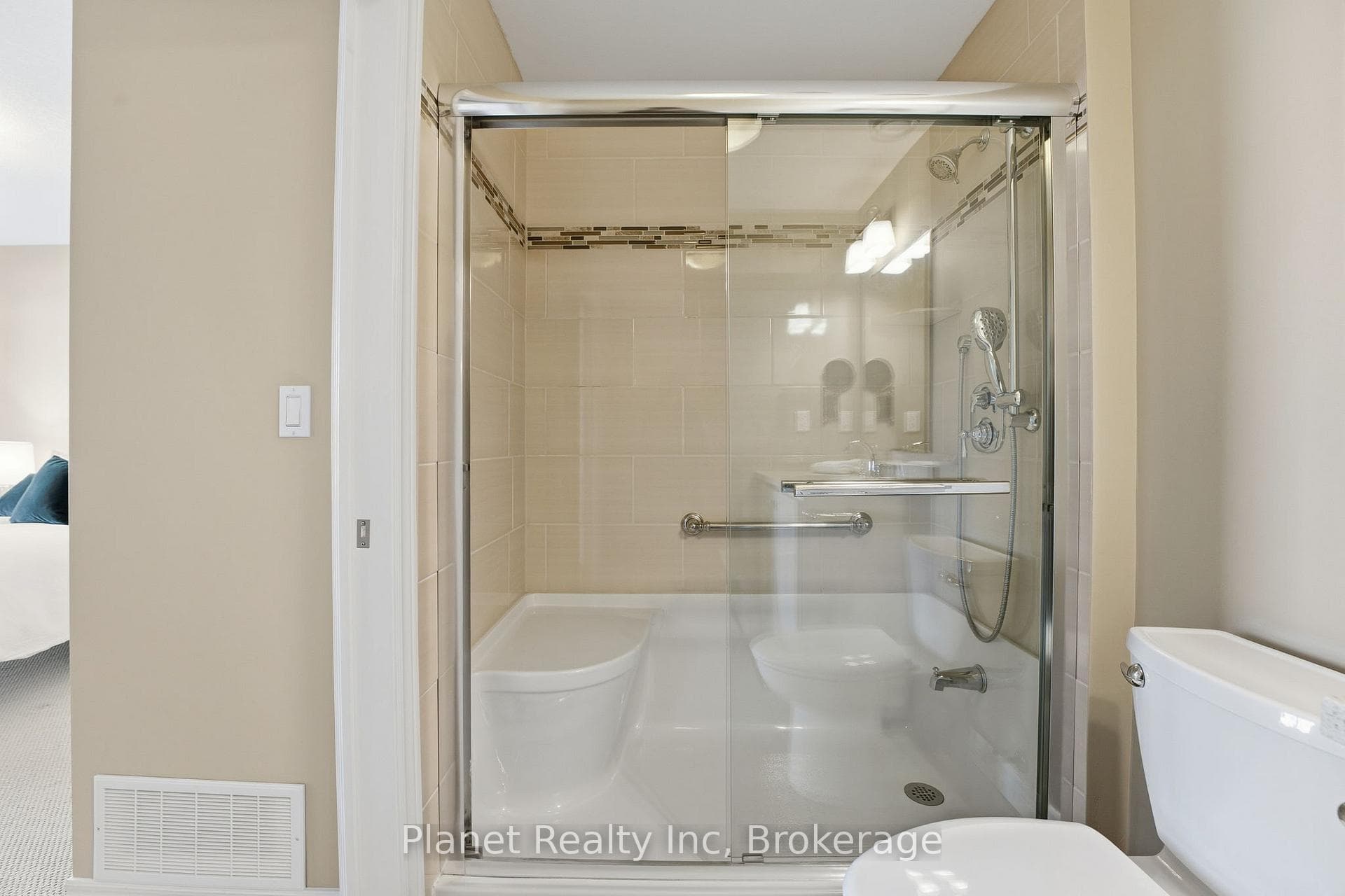 65 BAYBERRY Drive Unit C305 photo 17
