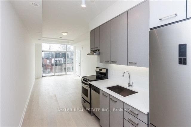 1321 Gerrard Street Unit 13 photo 3