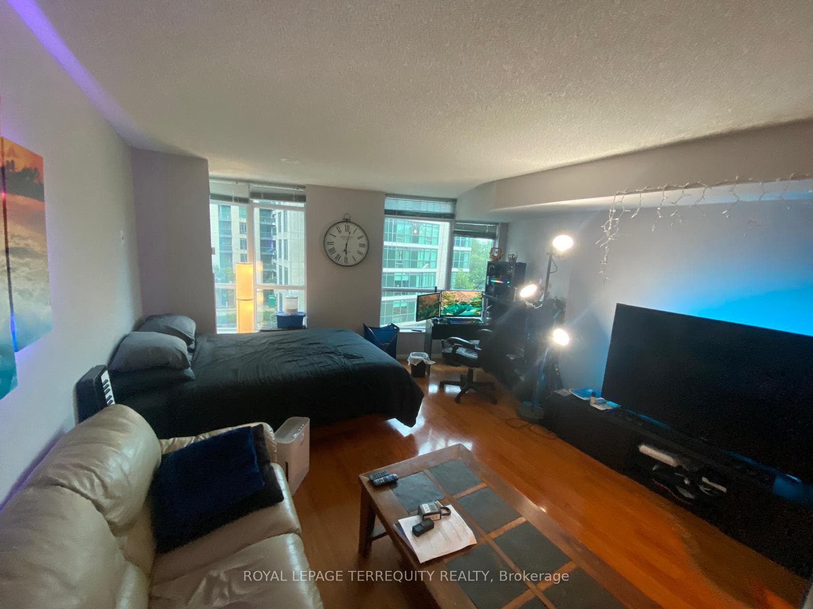 219 Fort York Boulevard Unit 407 photo 1