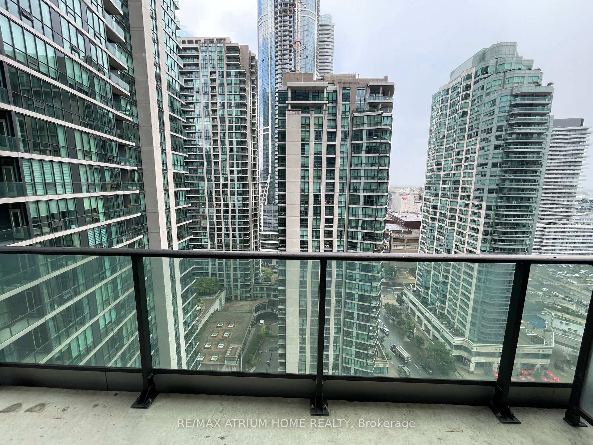 33 Bay Street Unit 2206 photo 18