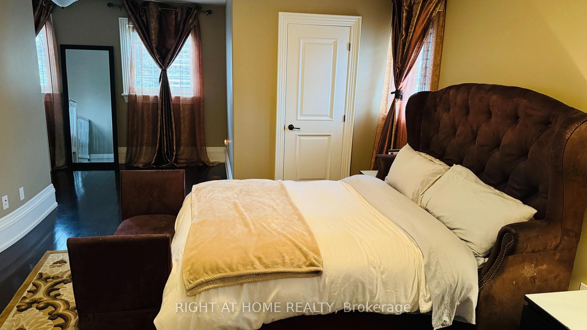 521 Henry Street photo 12