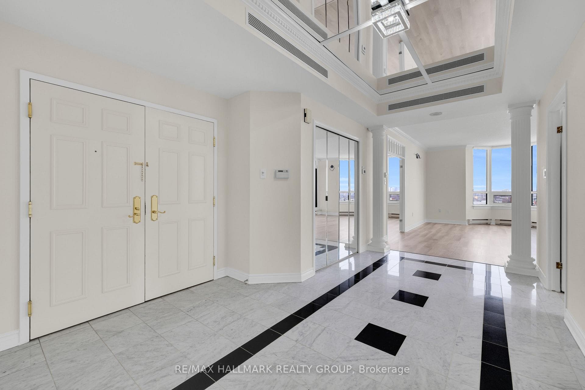 1480 Riverside Drive Unit 1502 photo 3