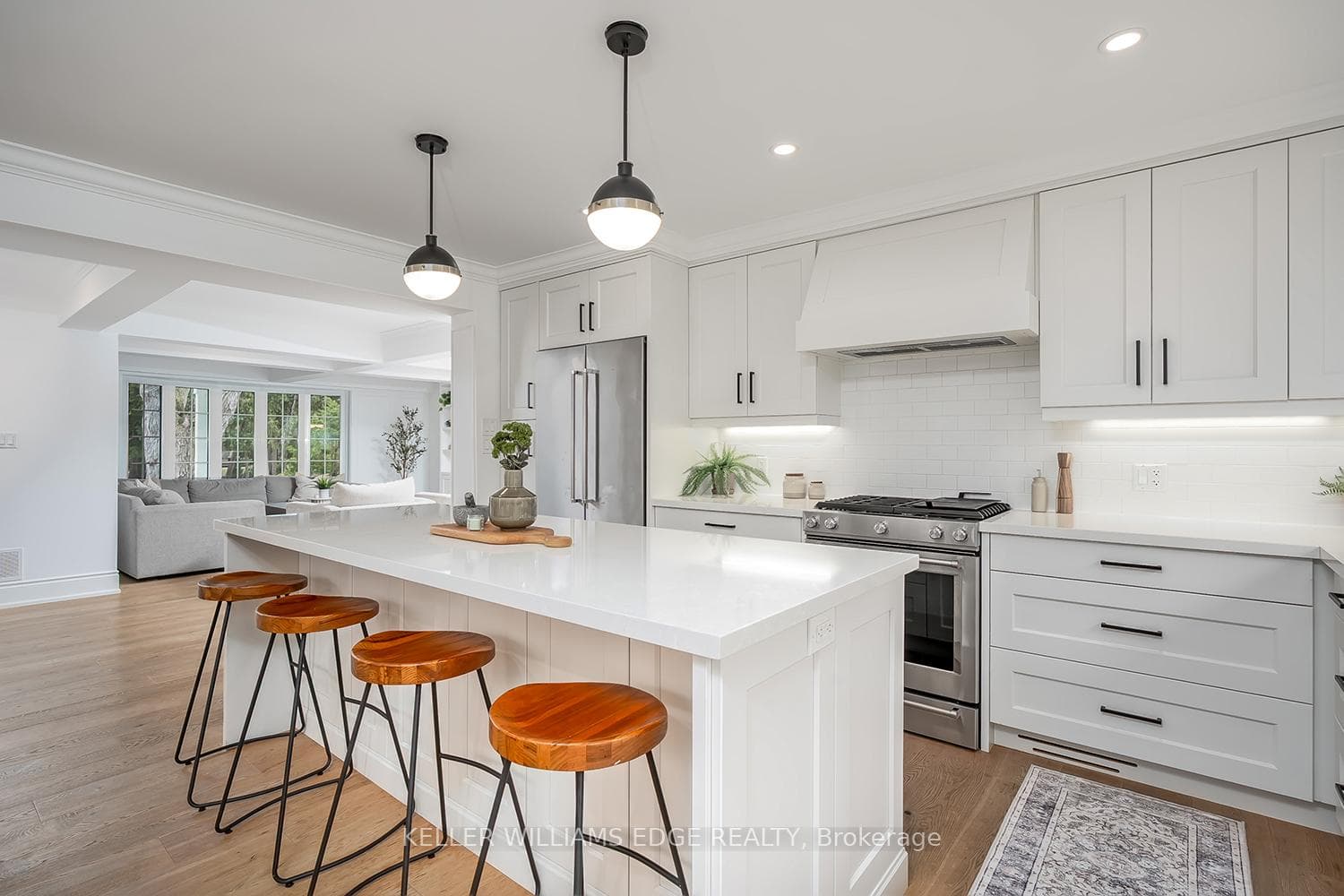 289 BELVENIA Road photo 13