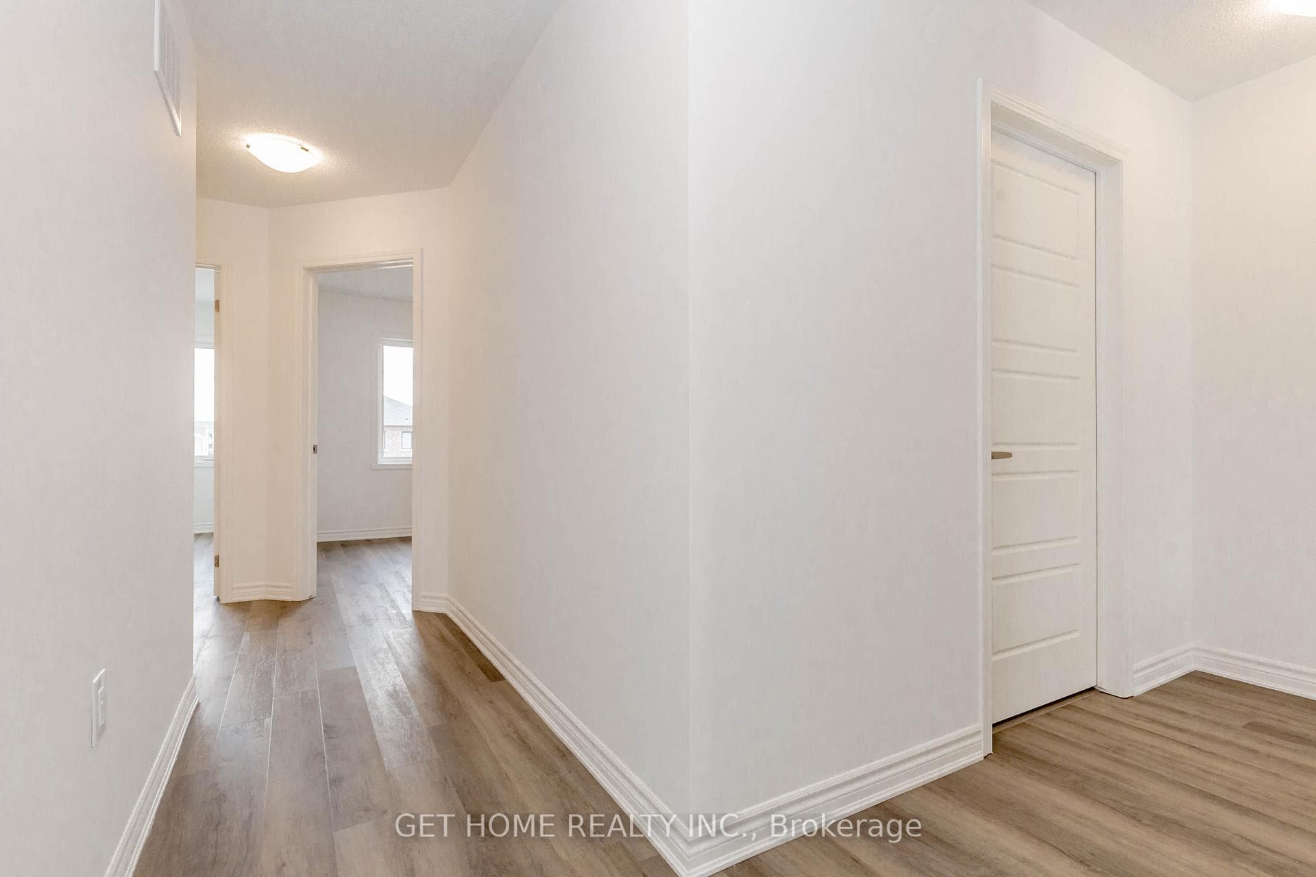 435 Gordon Krantz Avenue photo 32