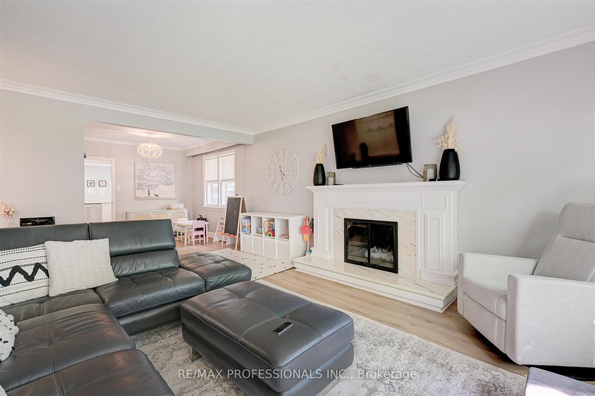 9 Blackdown Crescent photo 8