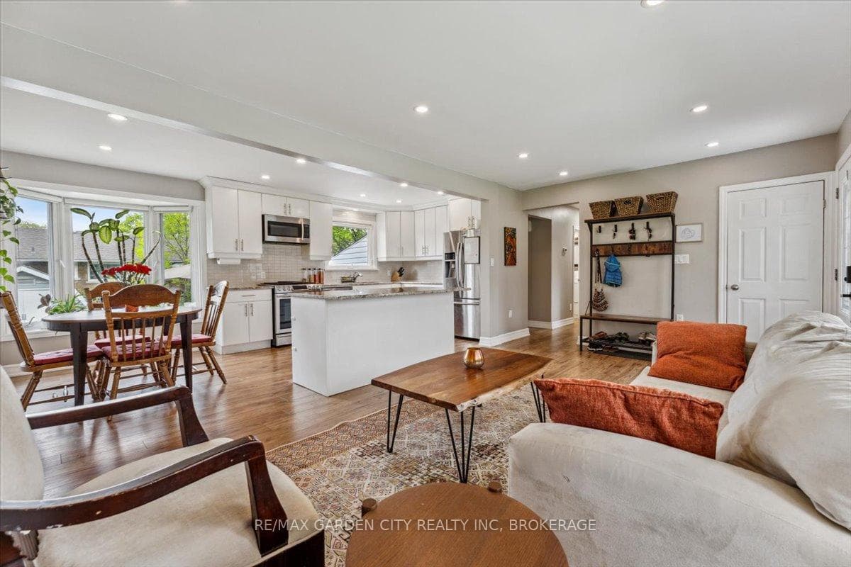 21 Kilbourne Crescent photo 13