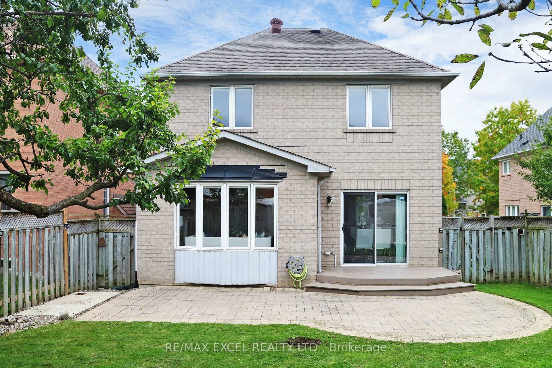 2 Lanebrooke Crescent photo 36