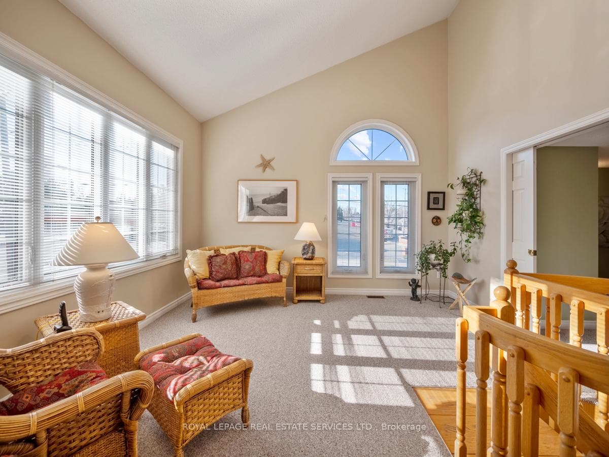 Upper Level foyer