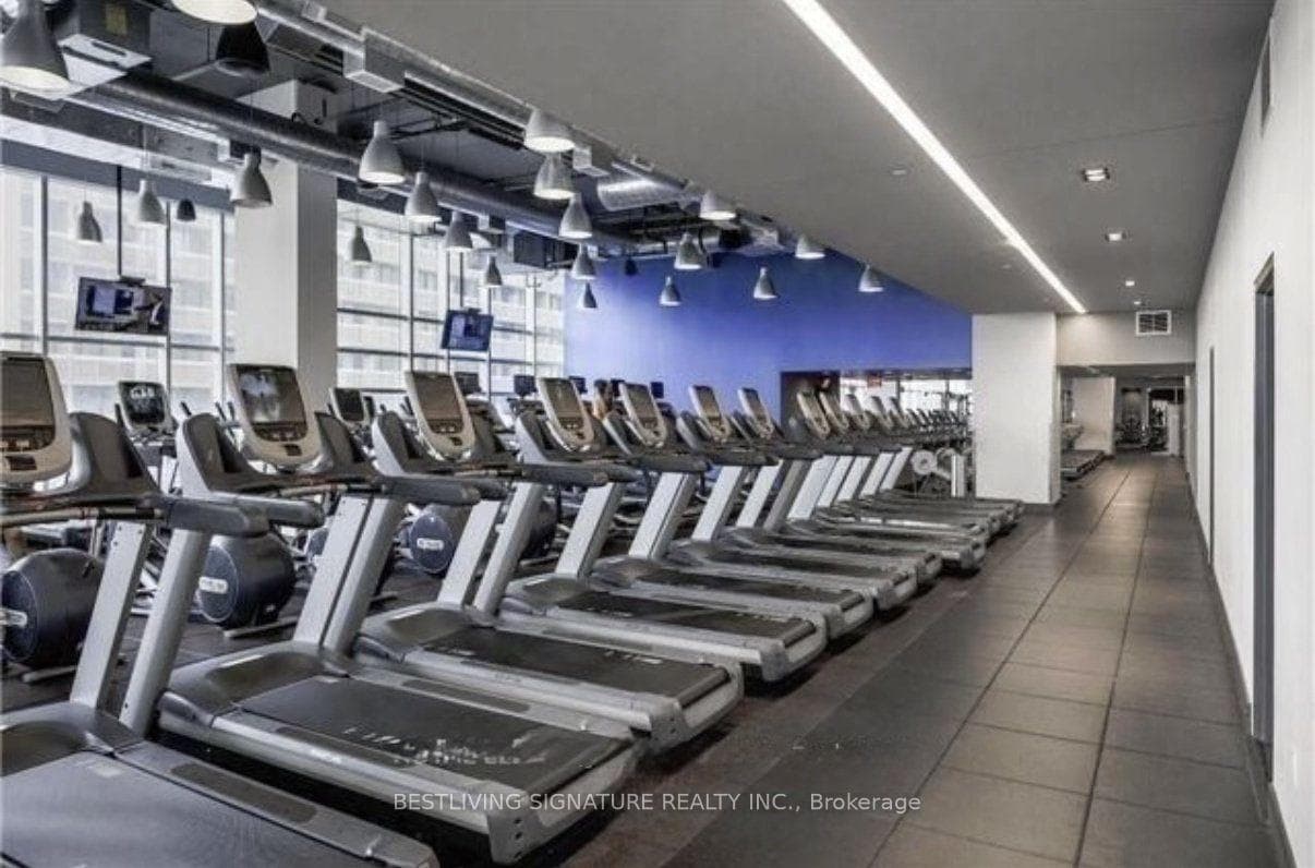 386 Yonge Street Unit 1409 photo 19