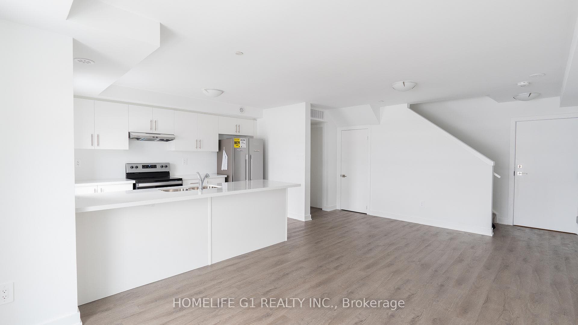 25 Romilly Avenue Unit 4 photo 6