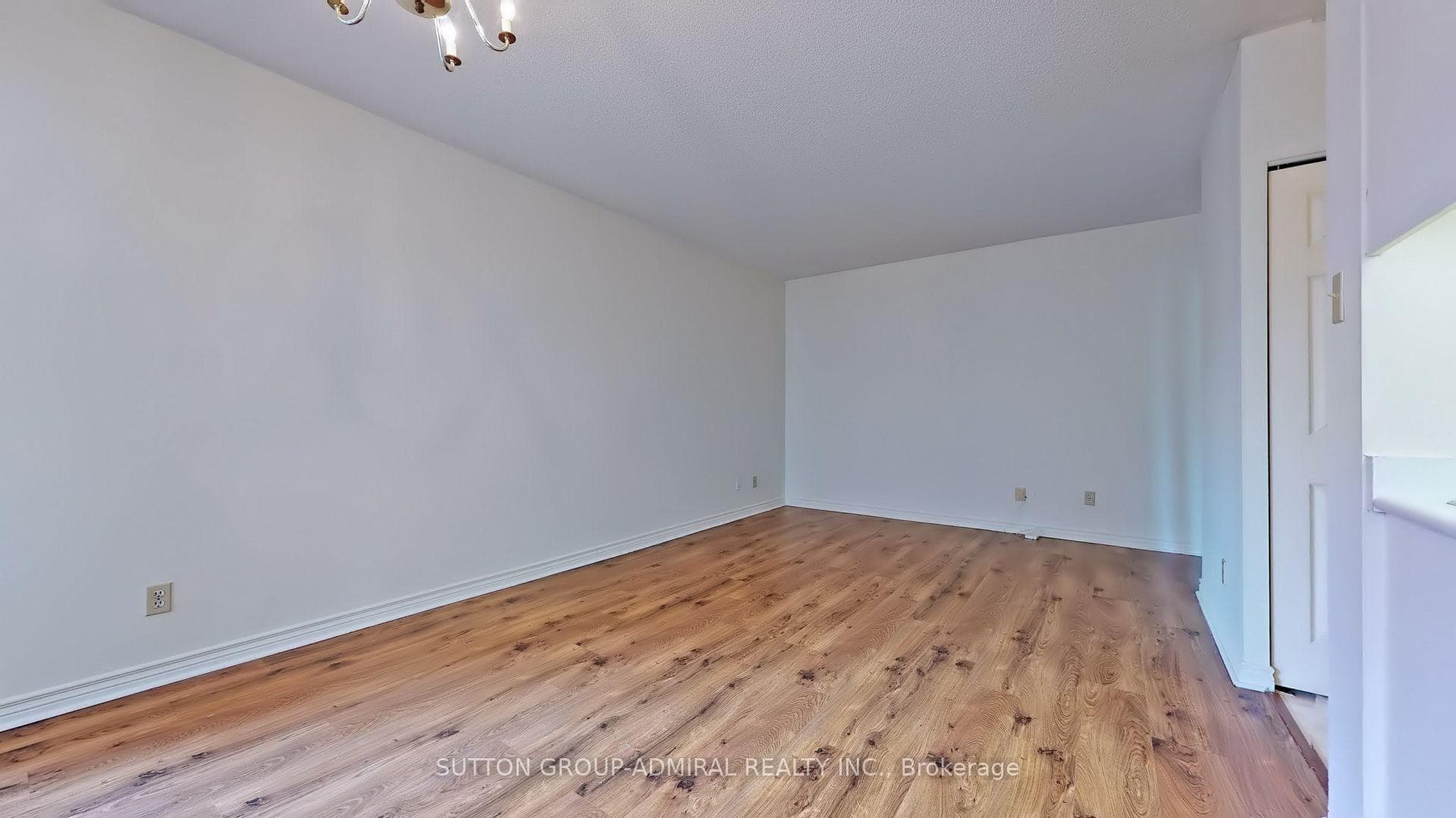 736 Bay Street Unit 2707 photo 8