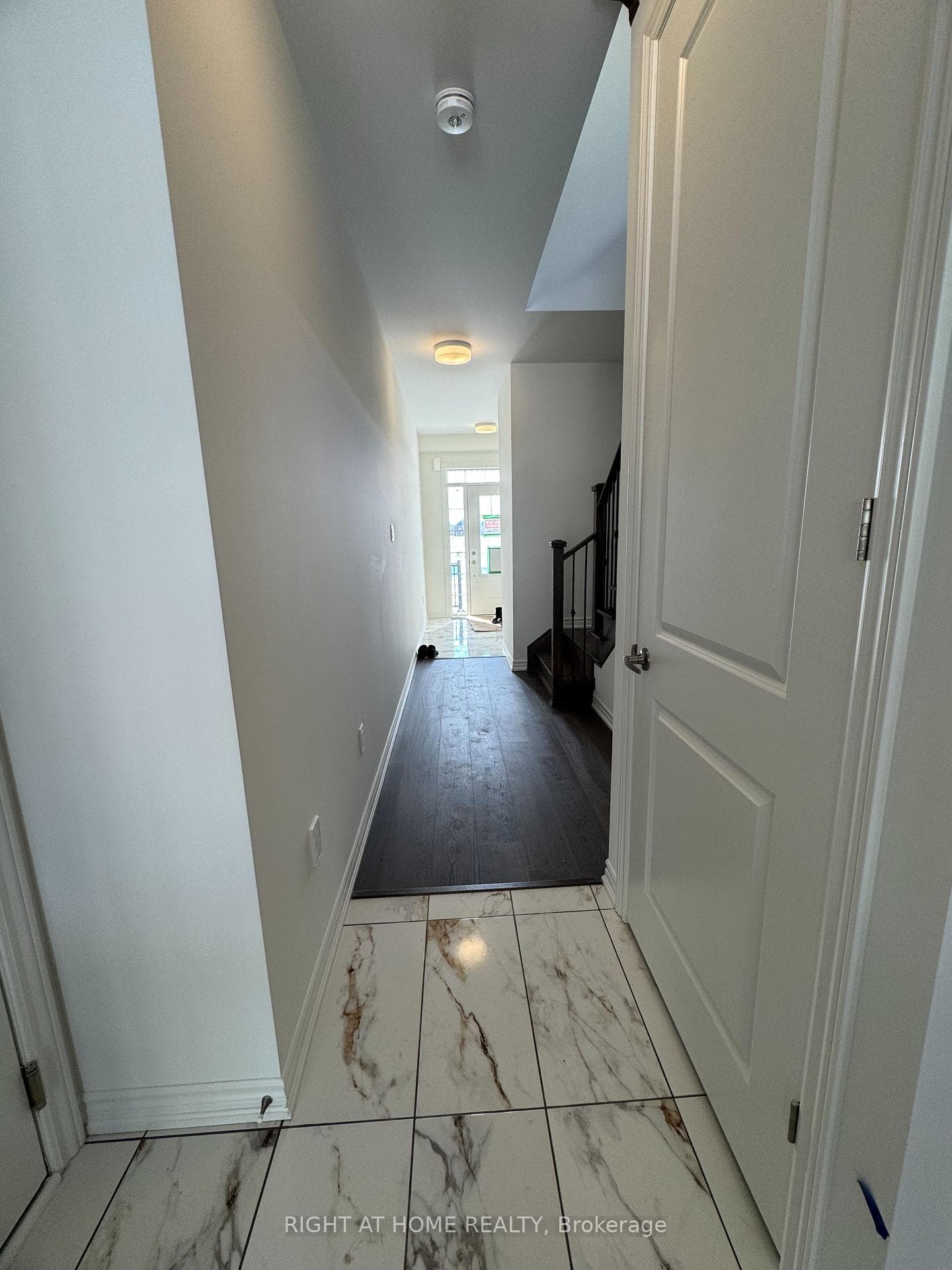 108 Sanderson Drive photo 4