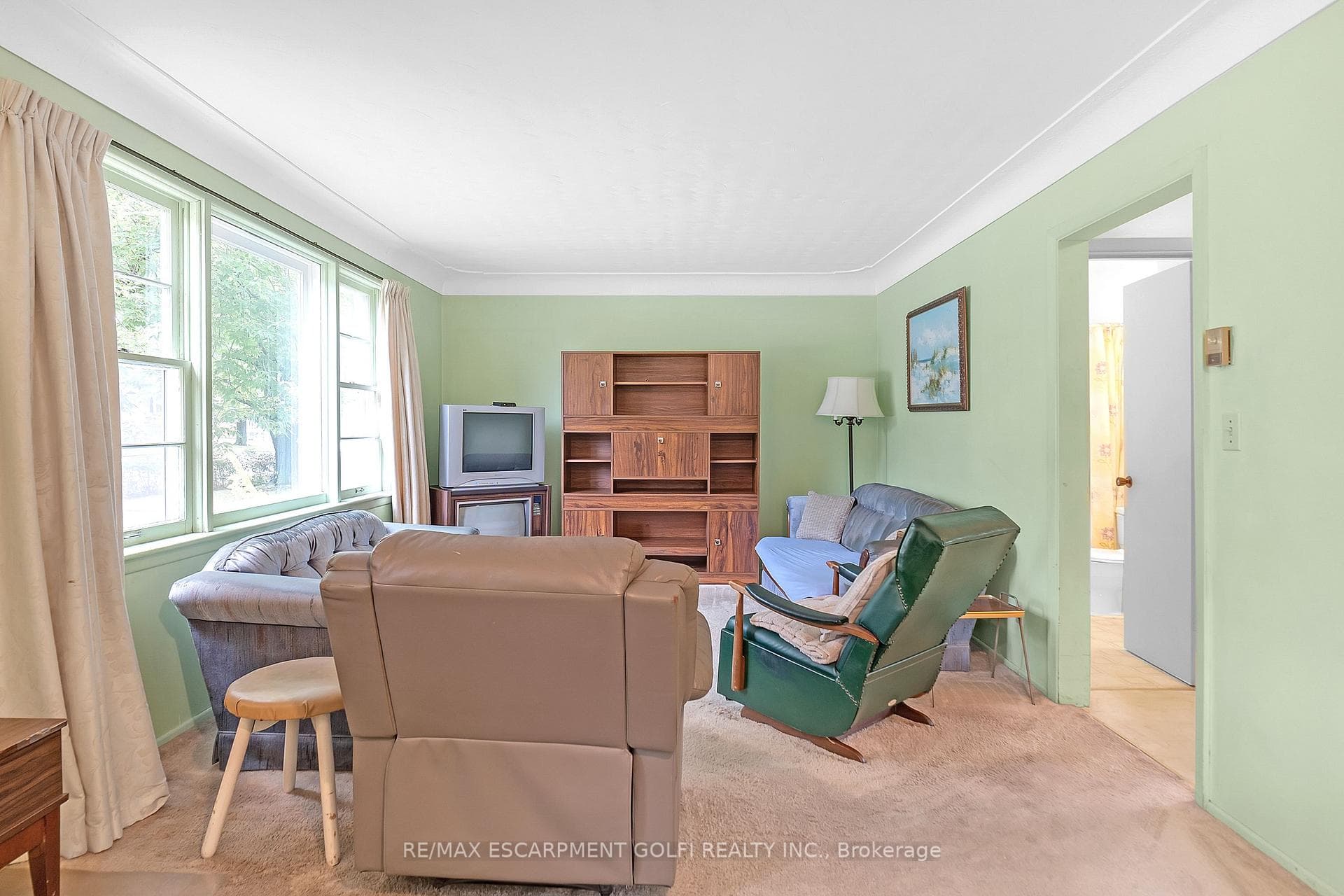955 Lawrence Road photo 7