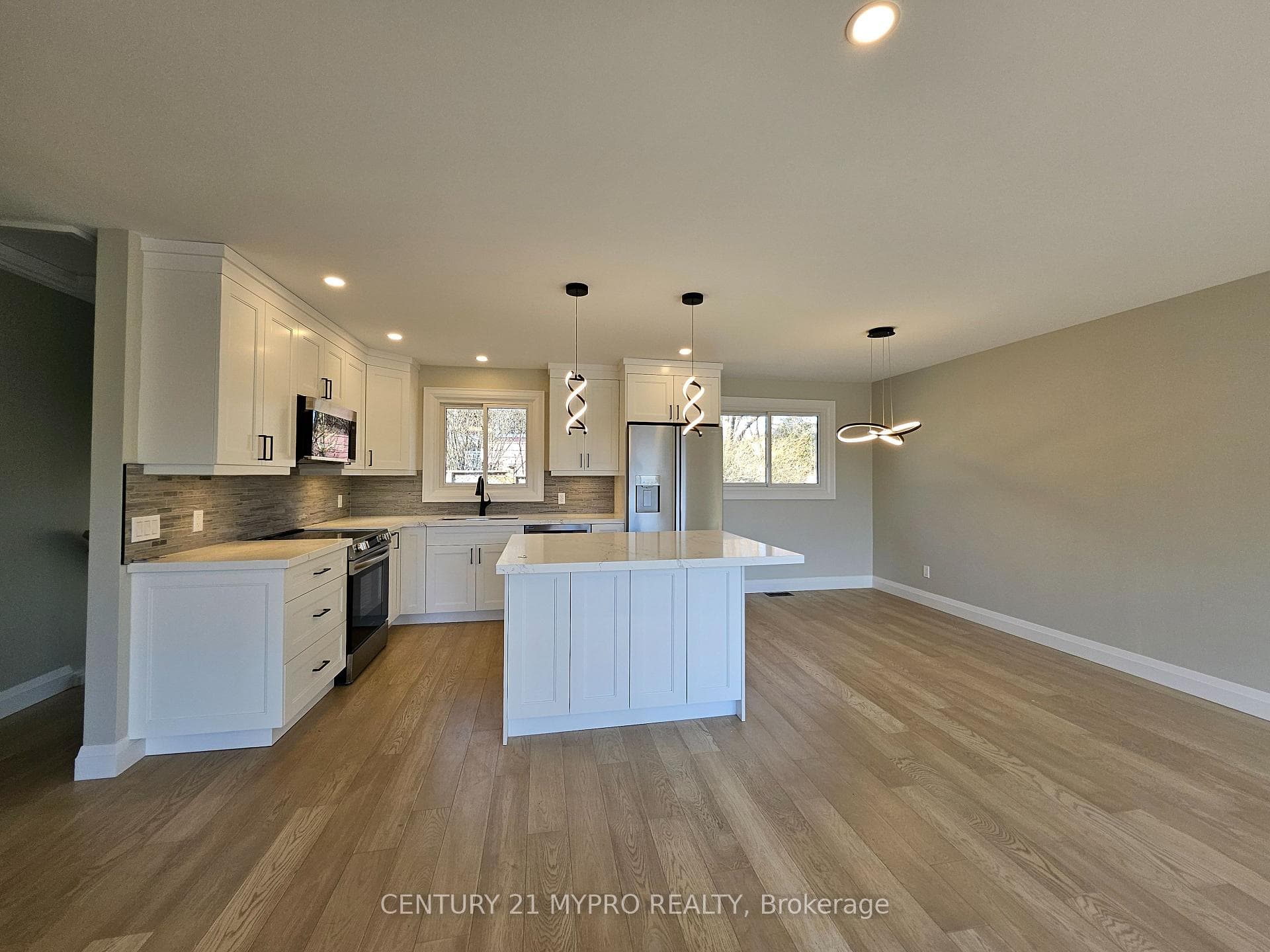 2135 Cobblestone Drive photo 3