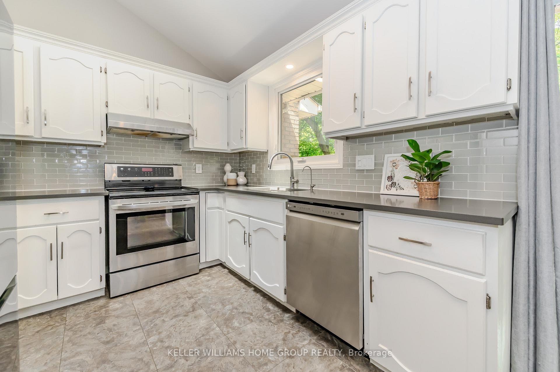 17 Sugarbush Place photo 17