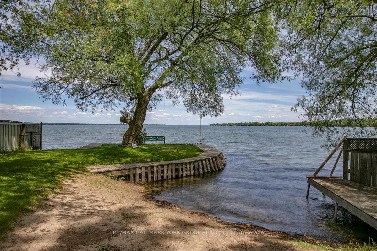 21 Lakeshore Road photo 37