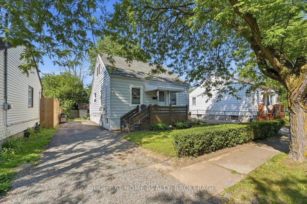 63 Plymouth Avenue photo 2