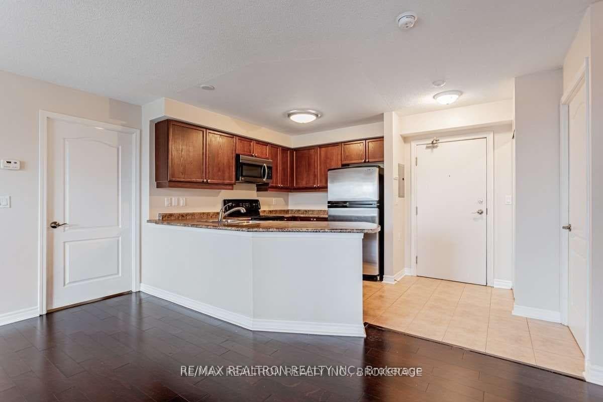 935 Sheppard Avenue Unit 304 photo 5