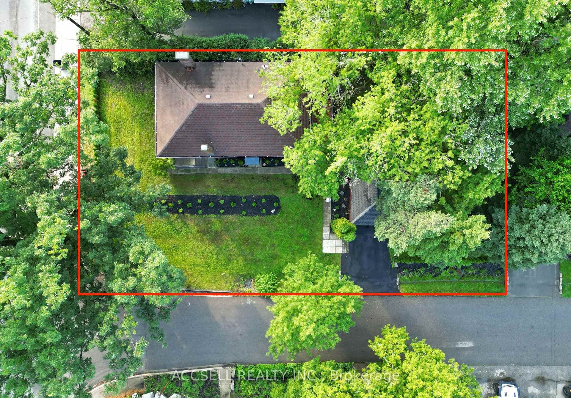1069 Dixie Road photo 2