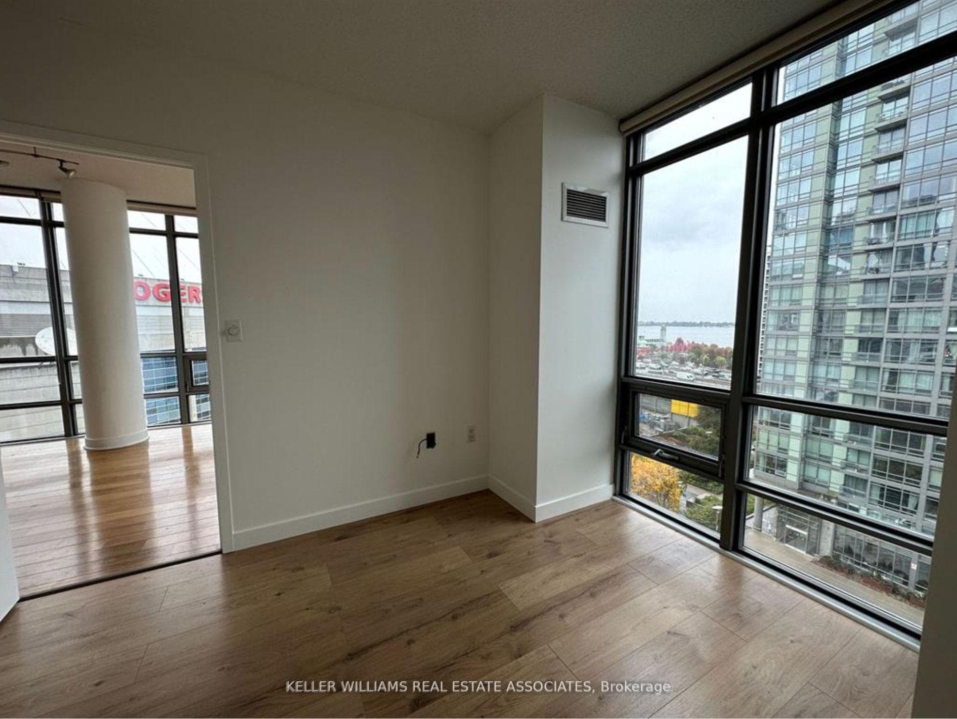 3 Navy Wharf Court Unit 1009 photo 12