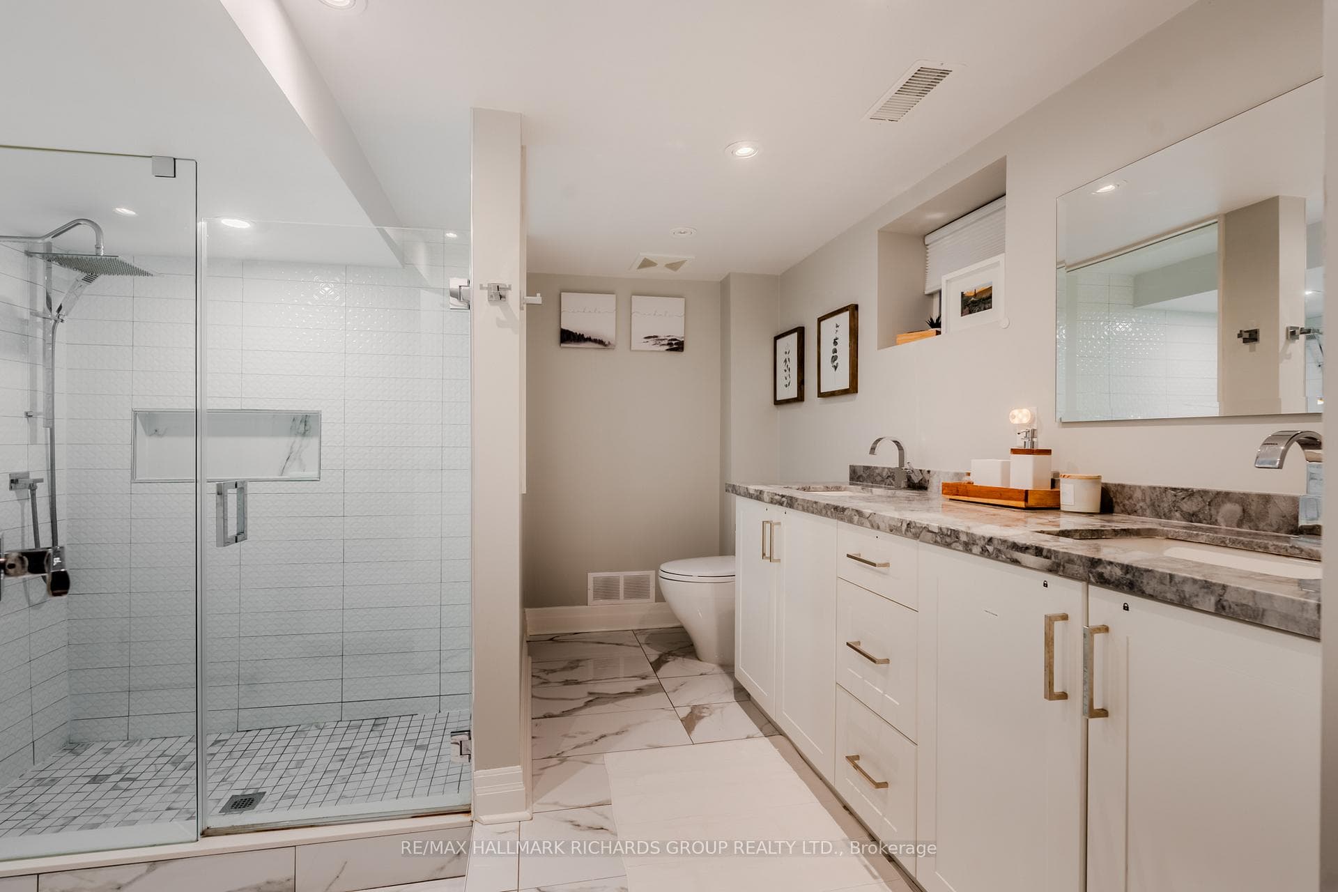 22 Parkview Heights photo 12