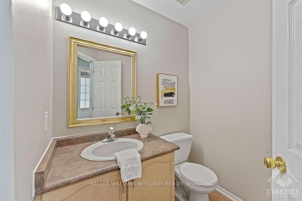 71 HEMLO Crescent photo 5