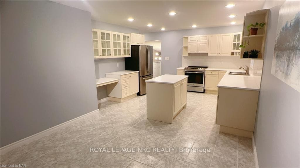 54 STERLING Street photo 5
