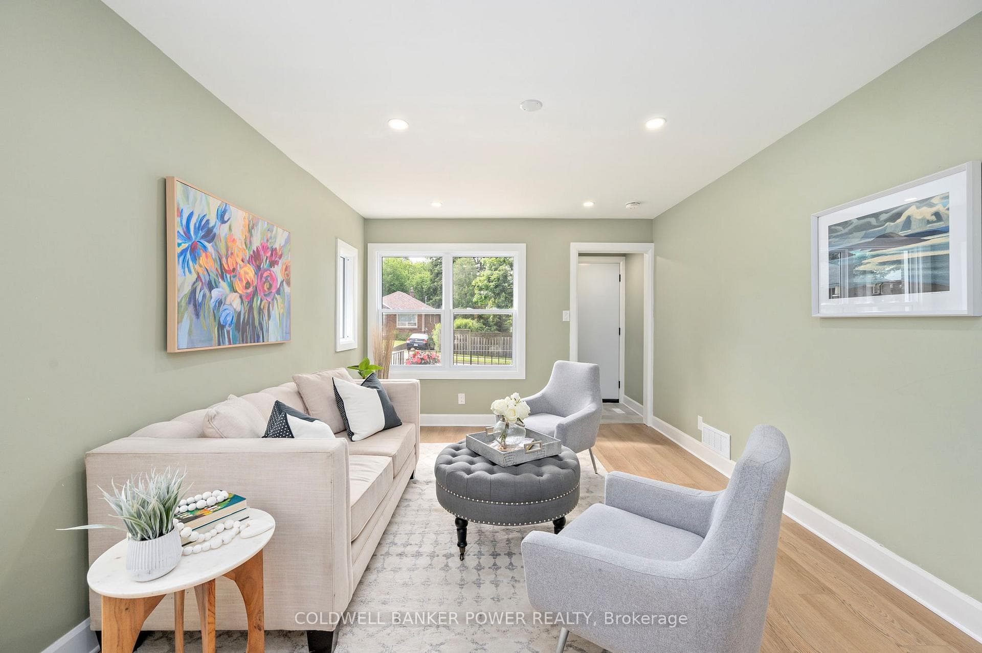 8 Eastman Avenue photo 6