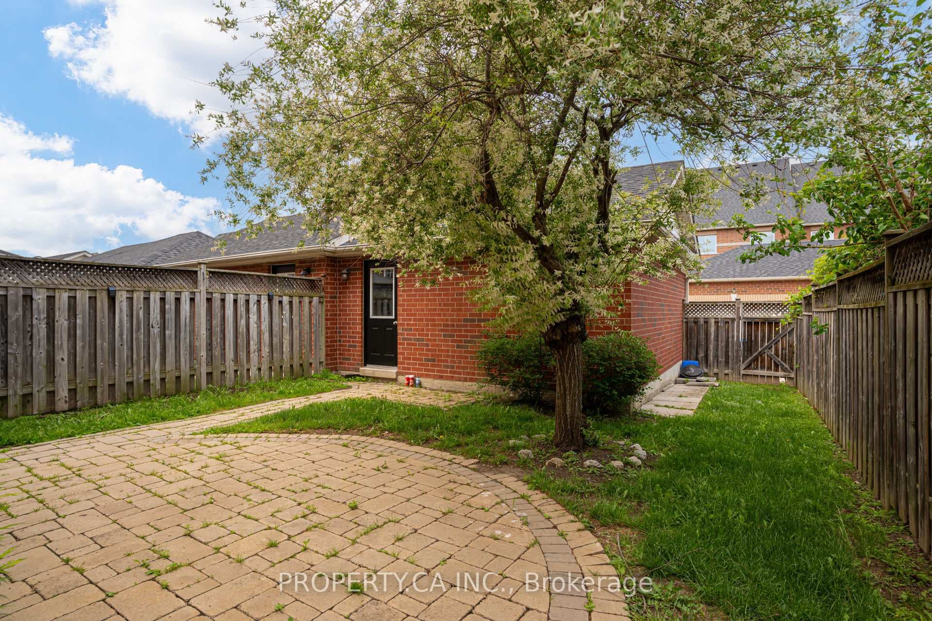 3347 Eglinton Avenue photo 42