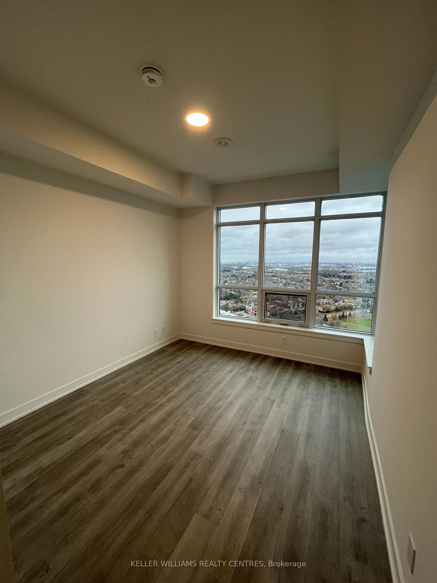 30 Upper Mall Way Unit 2703 photo 12