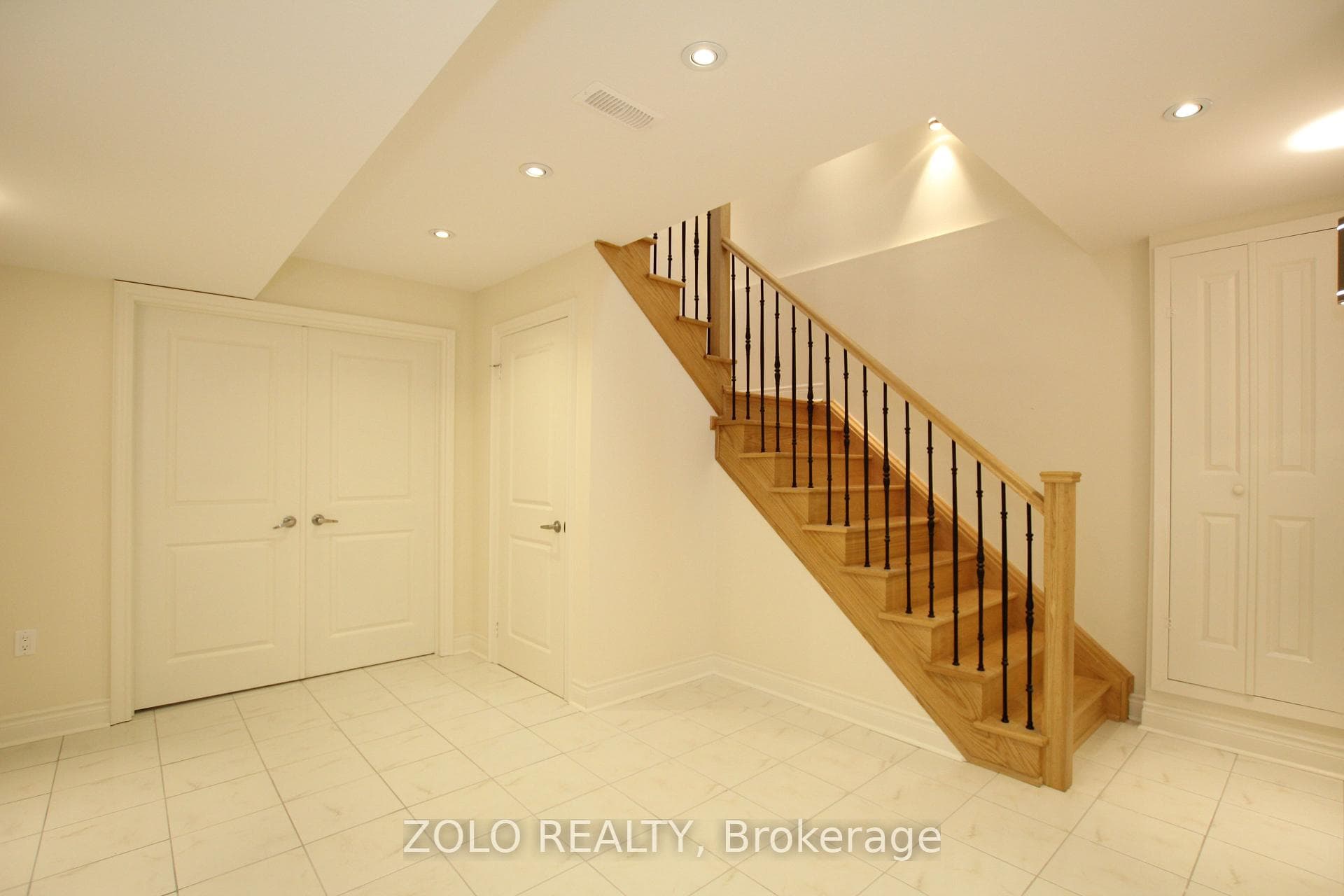 64 Cayton Crest