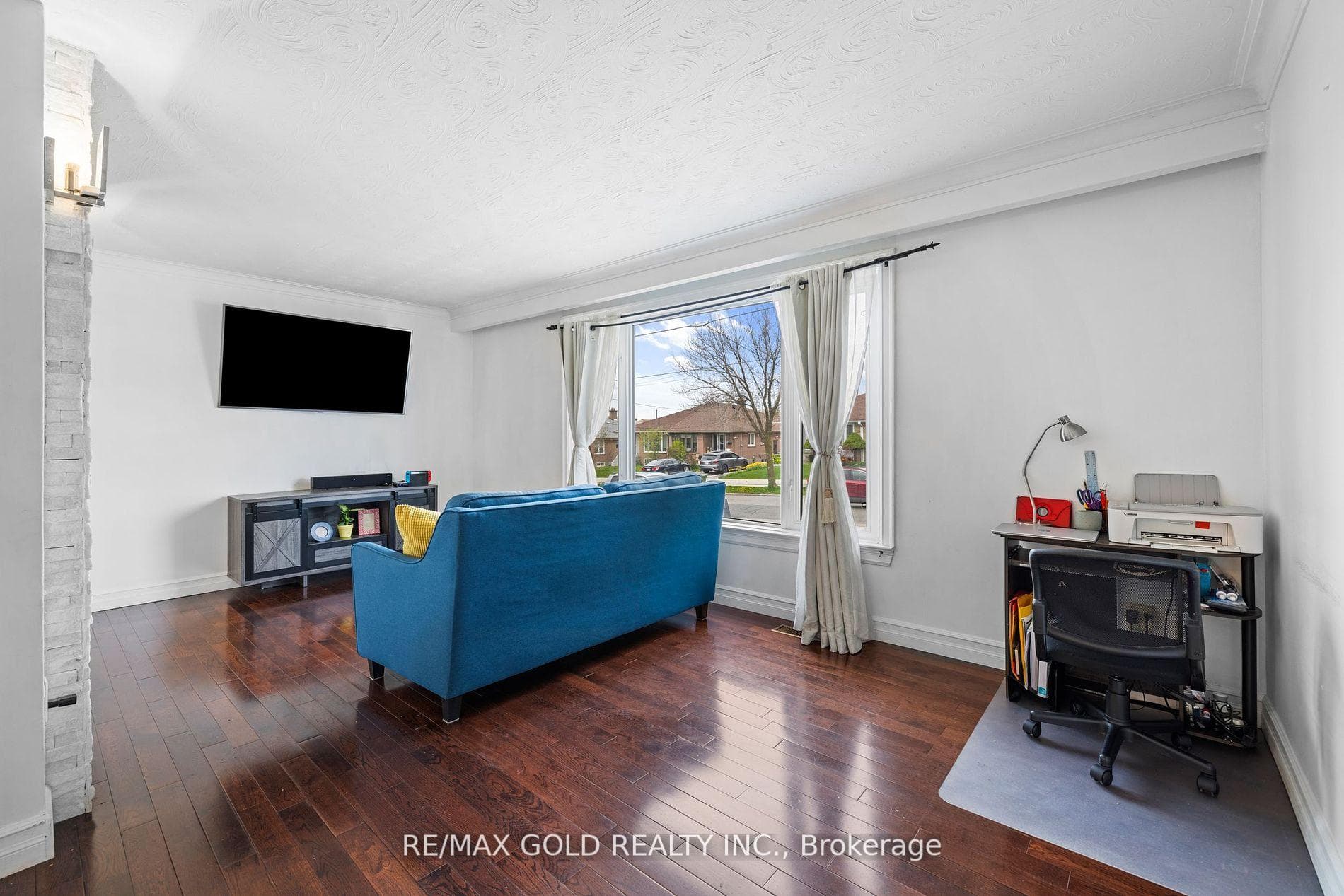 35 Giltspur Drive photo 6