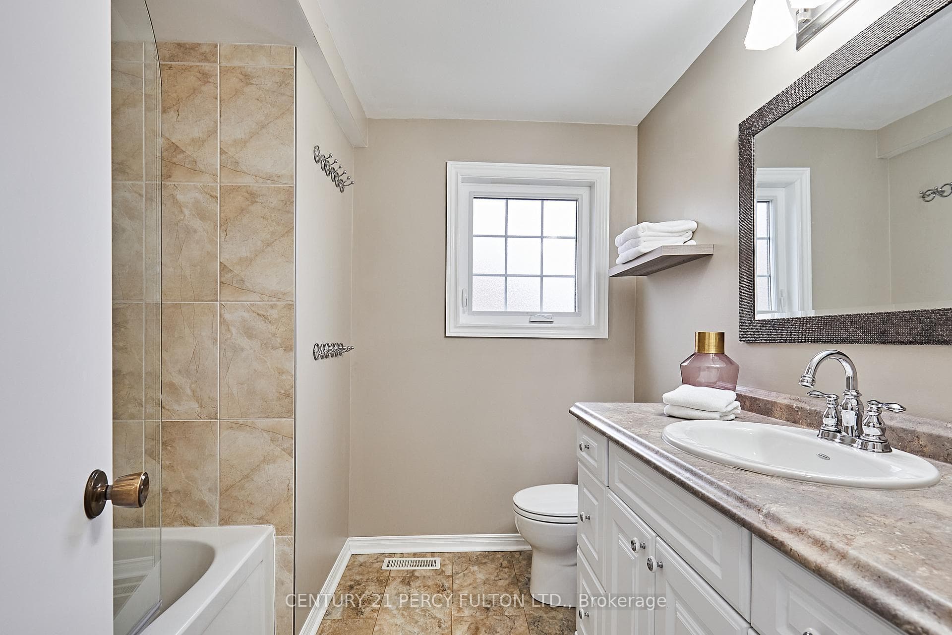 10 Millington Crescent photo 24