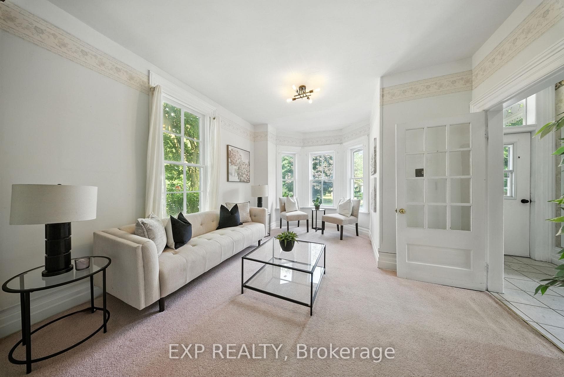 1051 Gibson Street photo 5