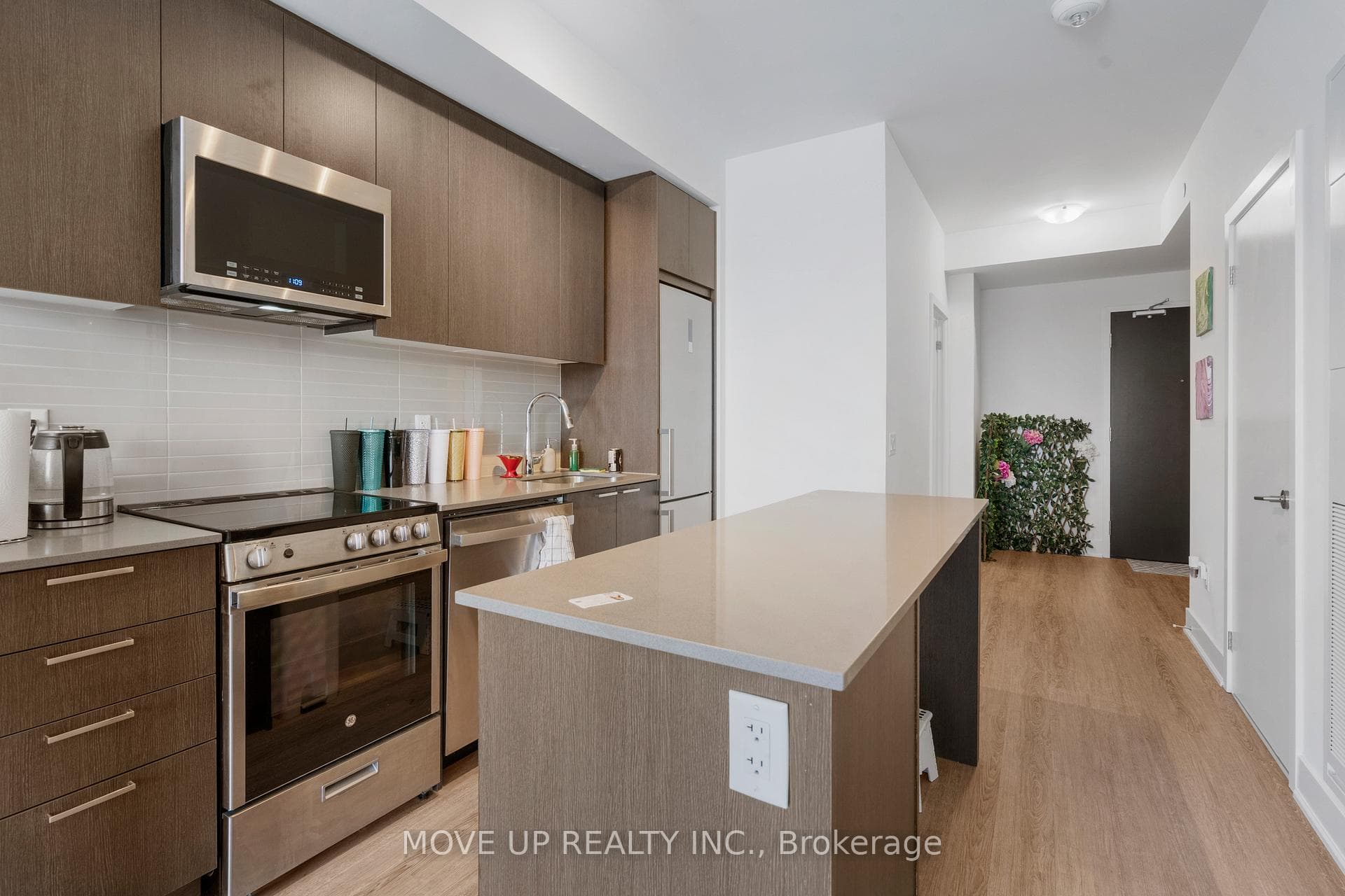 185 Deerfield Road Unit 310 photo 10