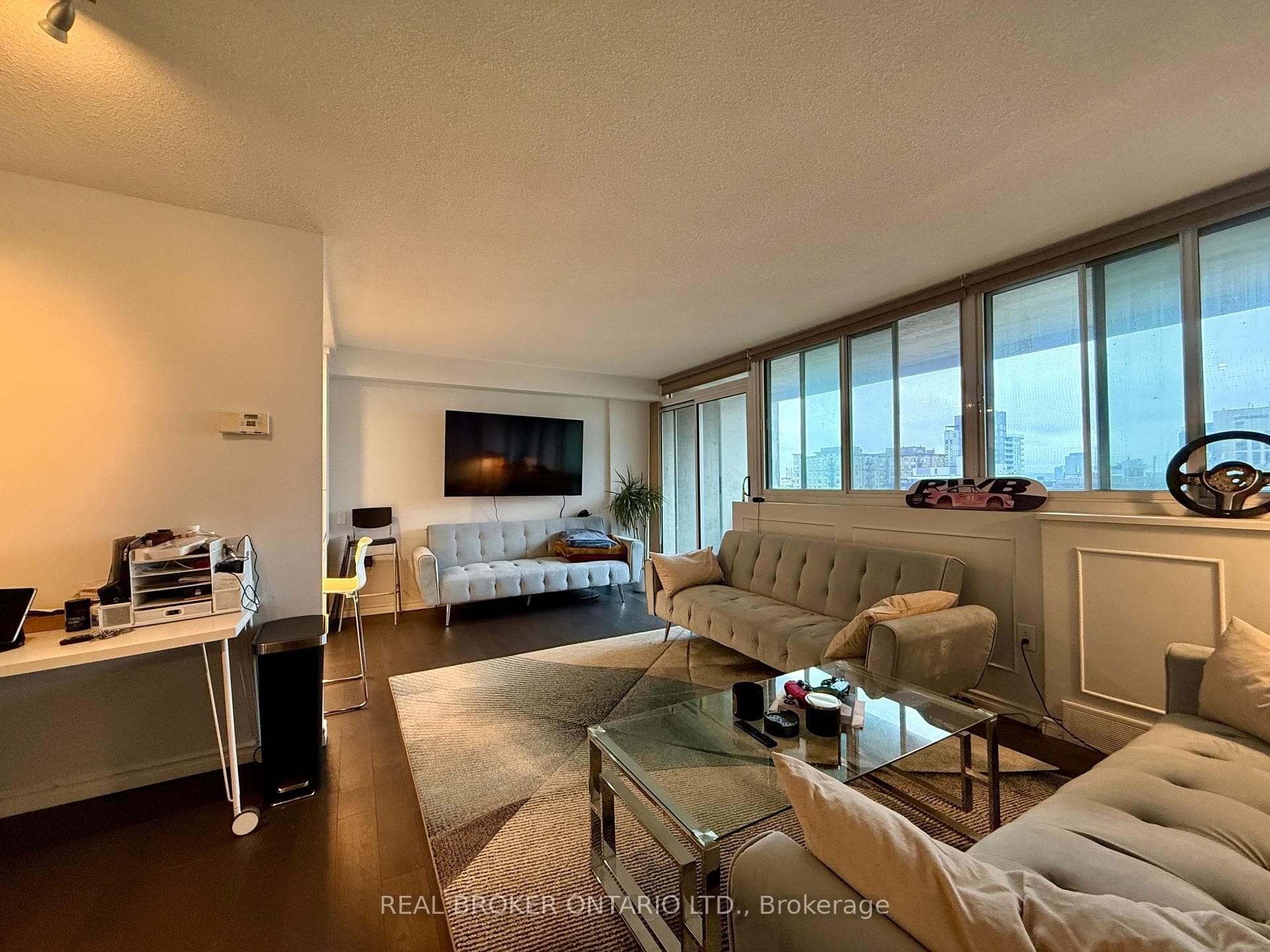 500 Laurier Avenue Unit 1506 photo 9