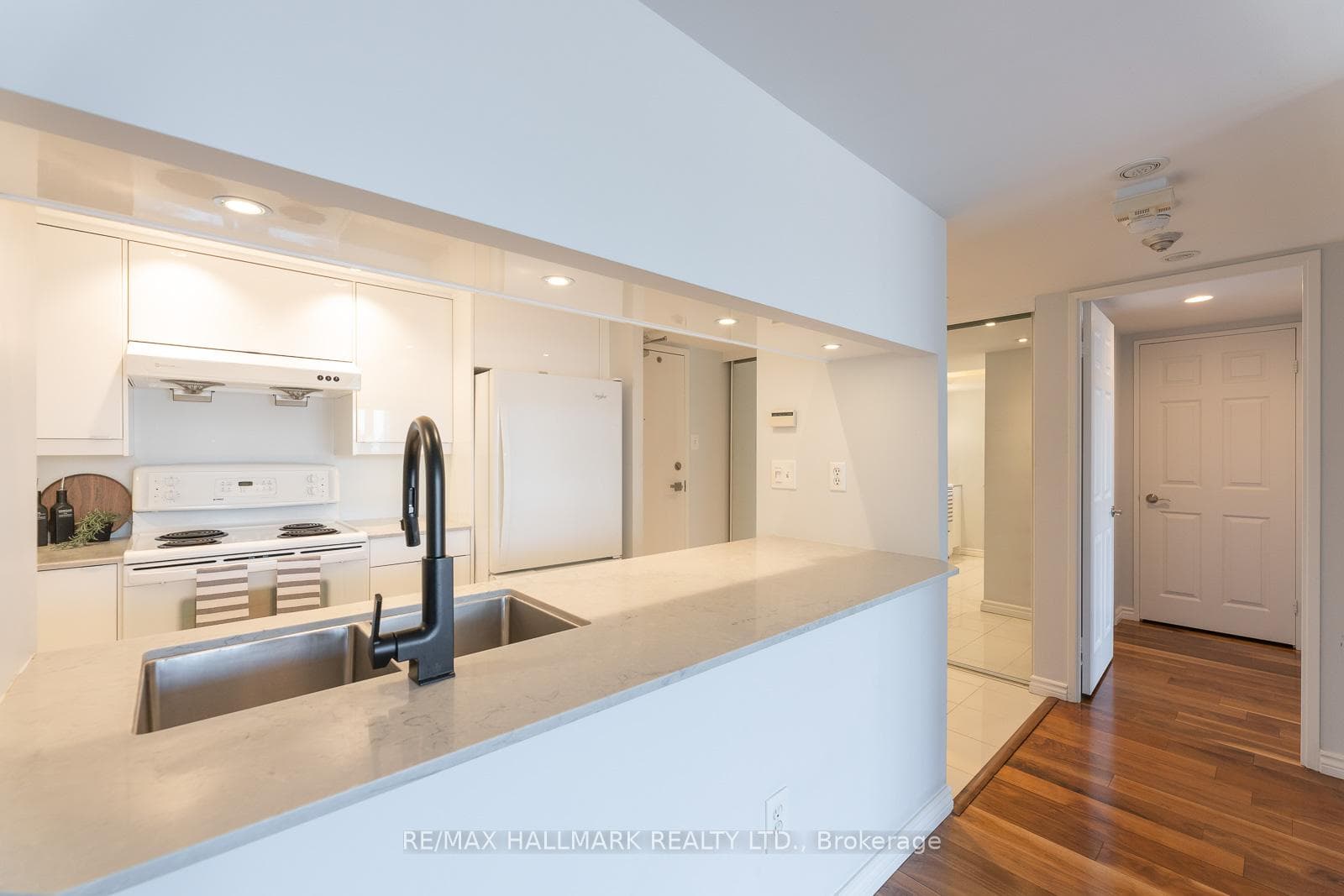 701 King Street Unit 1010 photo 13