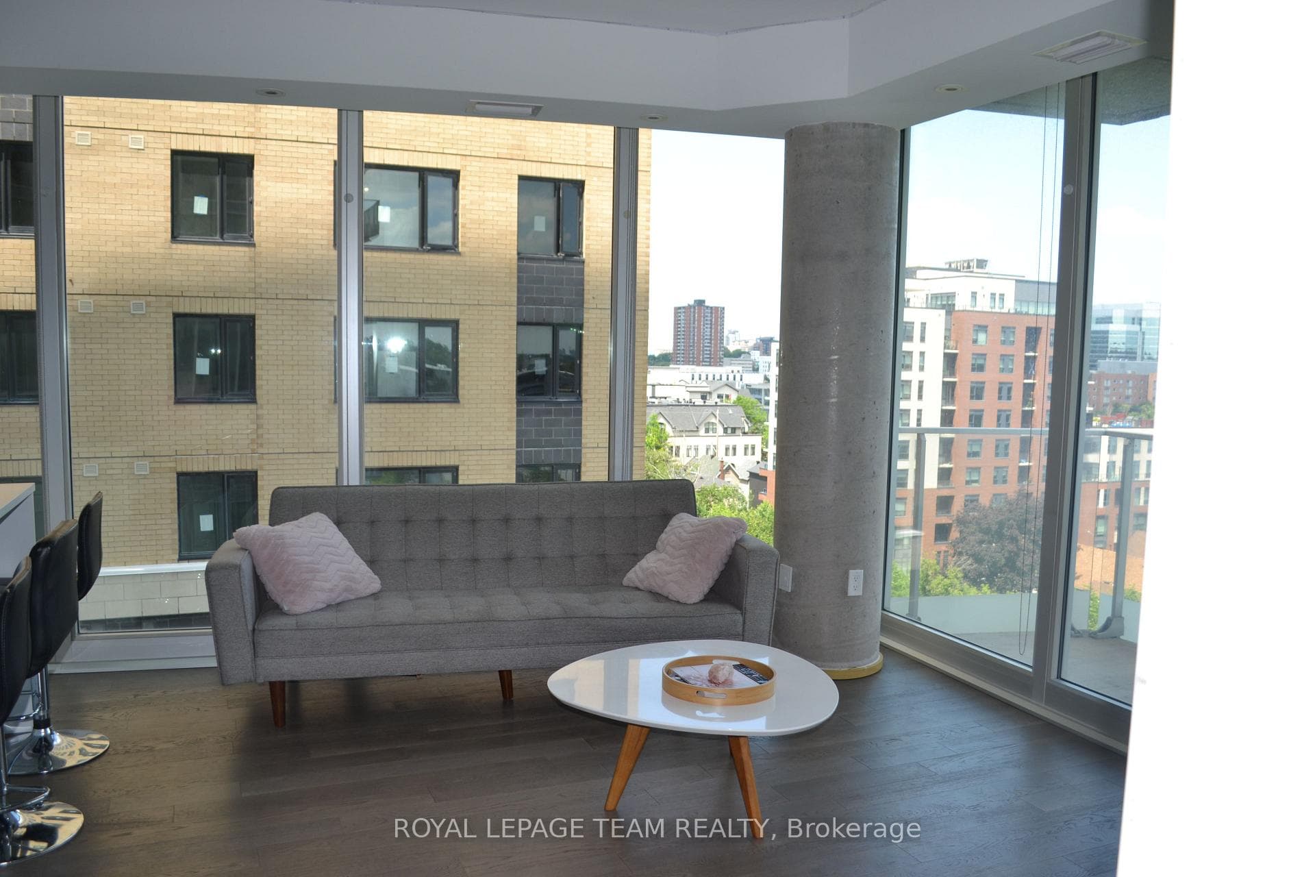 111 CHAMPAGNE Avenue Unit 607 photo 11
