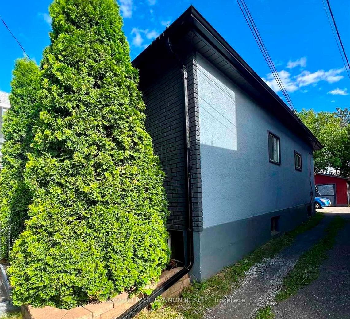 1012 DONALD Street photo 2