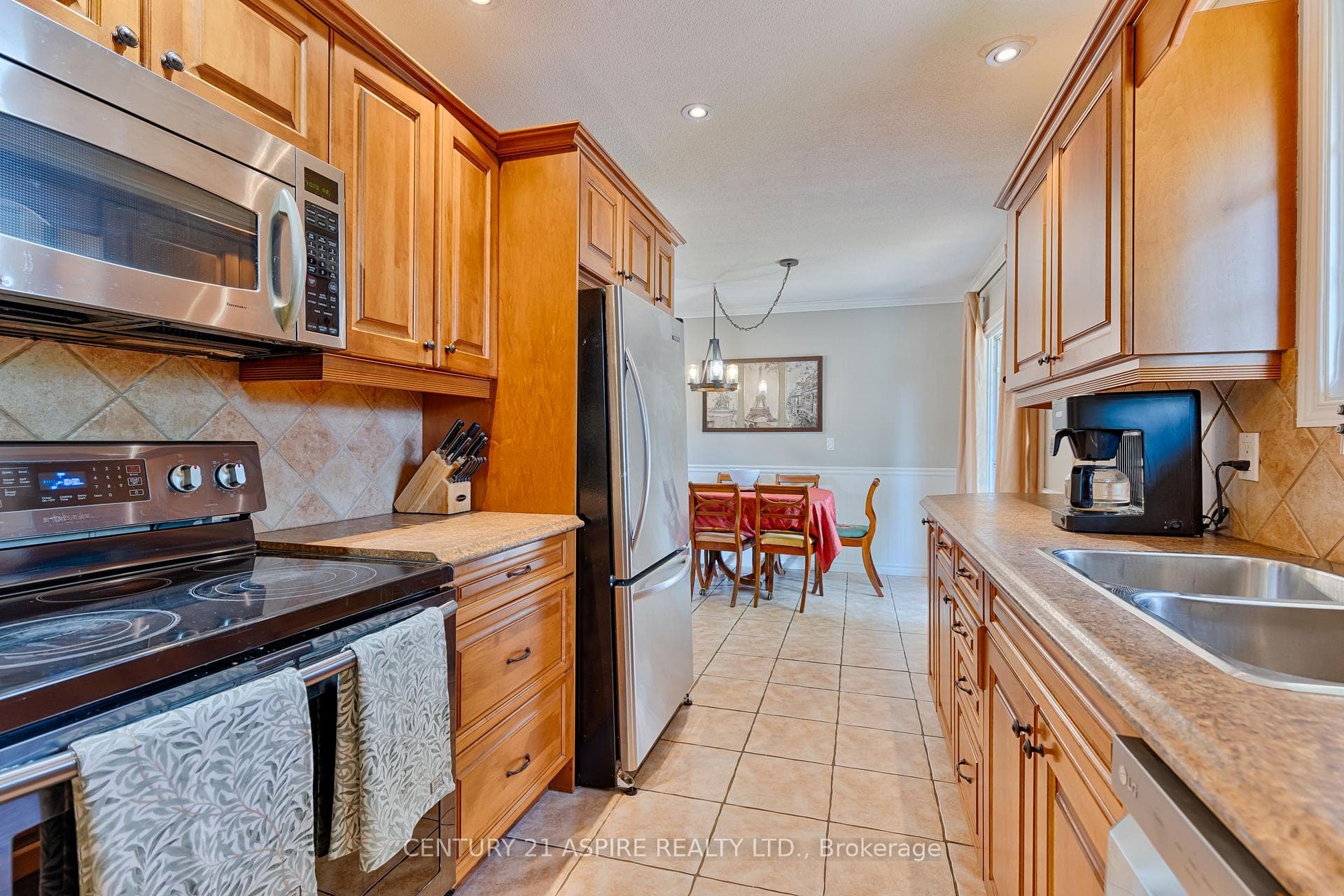22 Harris Crescent photo 11