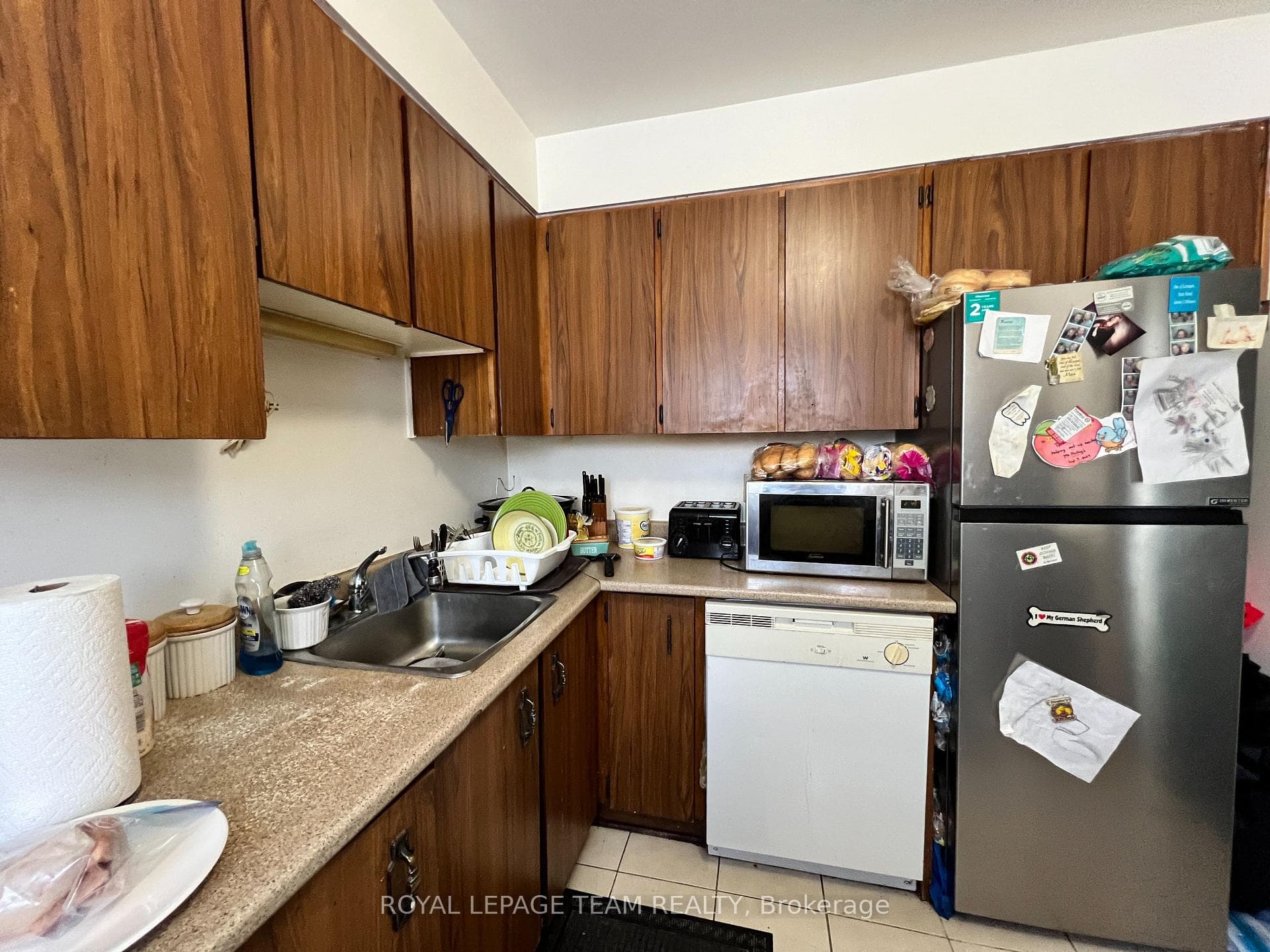1304 CEDARCROFT Crescent photo 4