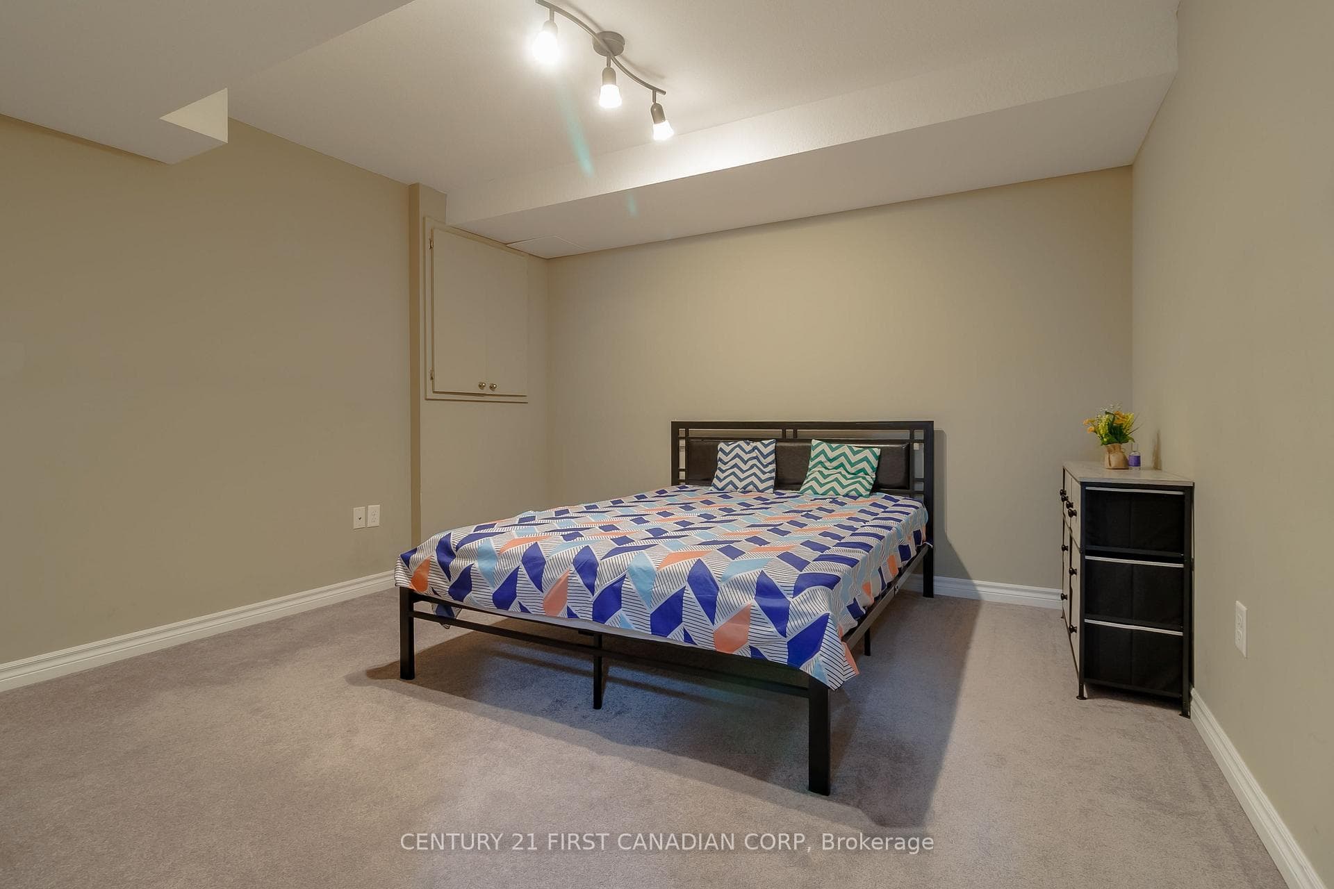 464 Commissioners Road Unit 24 photo 33