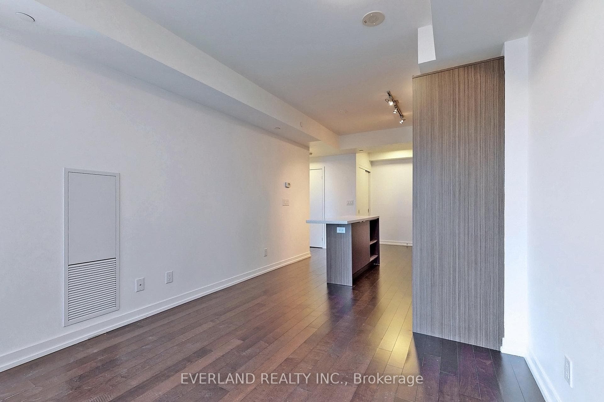 21 Widmer Street Unit 1507 photo 2