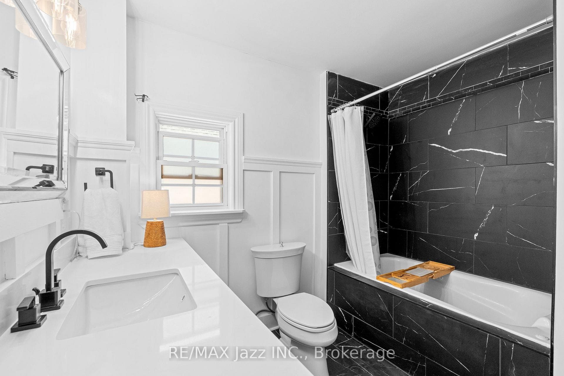 477 Masson Street photo 36