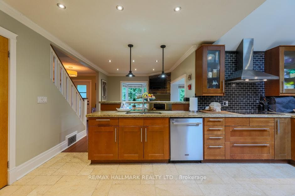 24 Pine Ridge Drive photo 7
