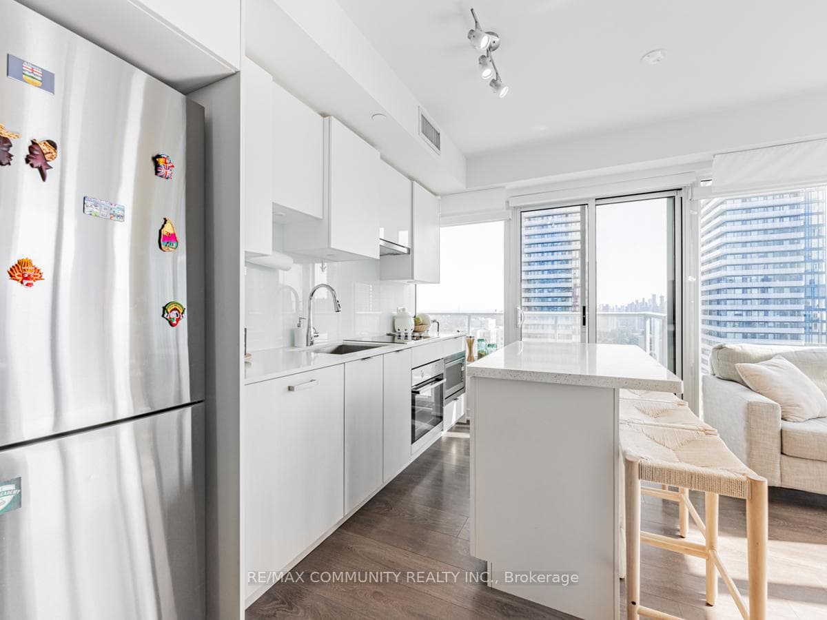 195 Redpath Avenue Unit 2710 photo 9