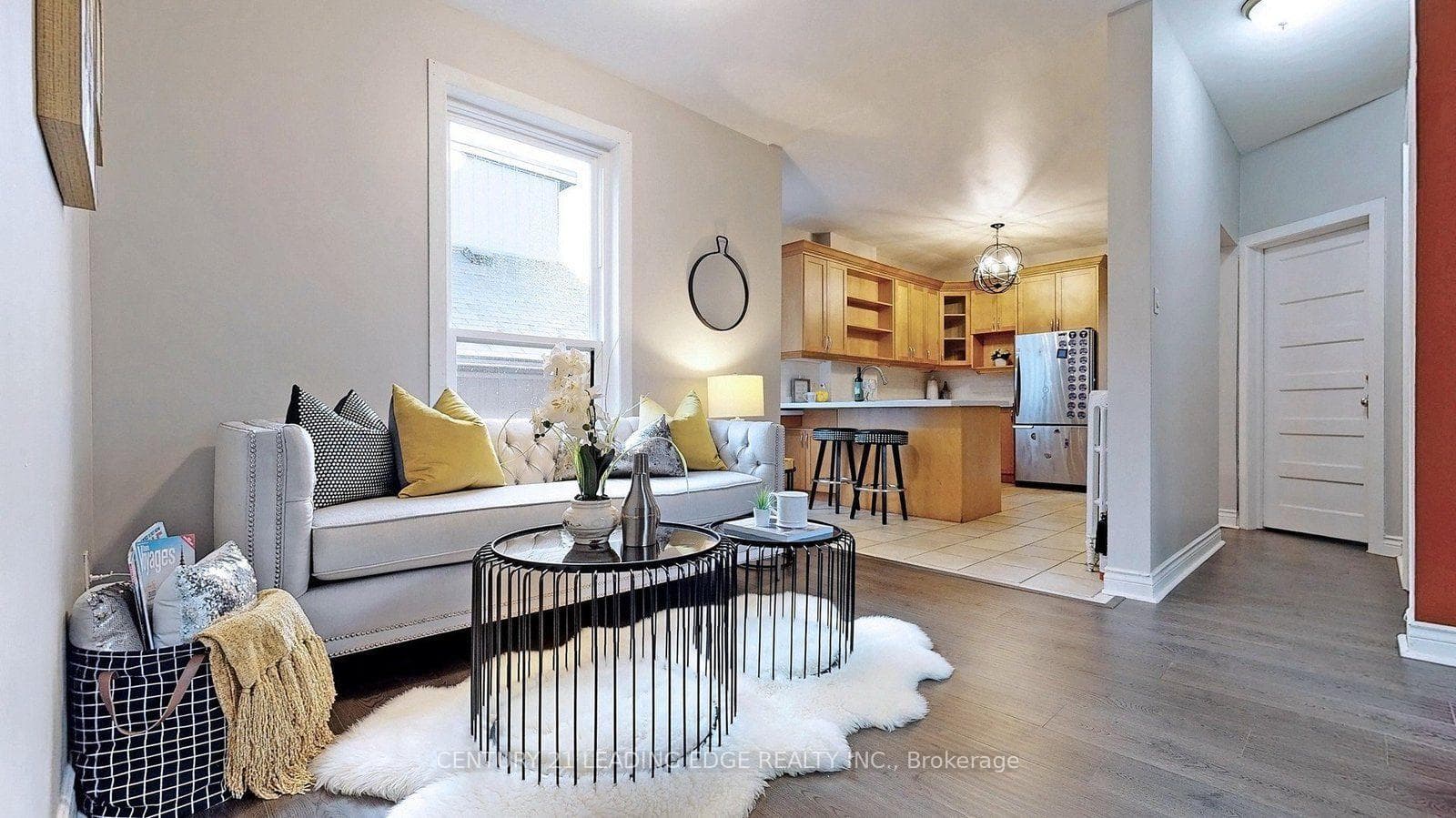 233 BORDEN Street Unit UPPER LEVEL photo 2